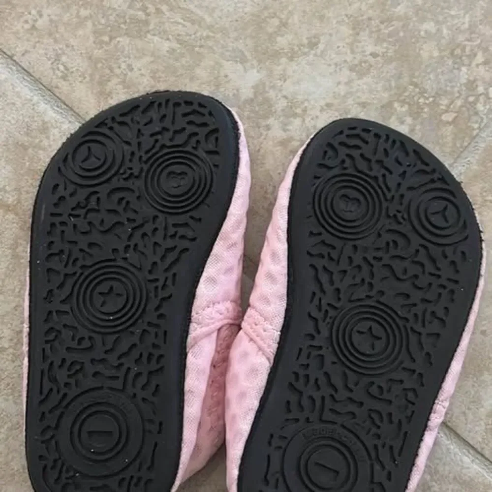Unbranded breathable pink